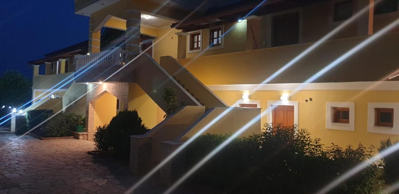 Apart-Hotel Llazari Himarë Eksteriør billede