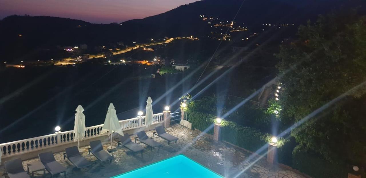 Apart-Hotel Llazari Himarë Eksteriør billede