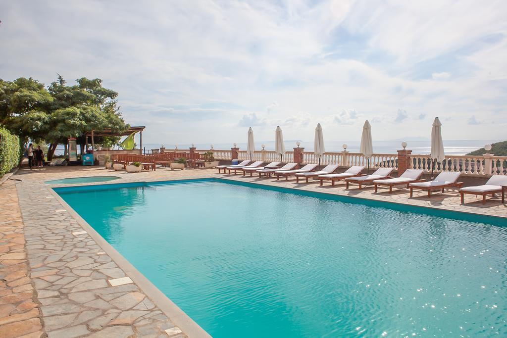Apart-Hotel Llazari Himarë Eksteriør billede